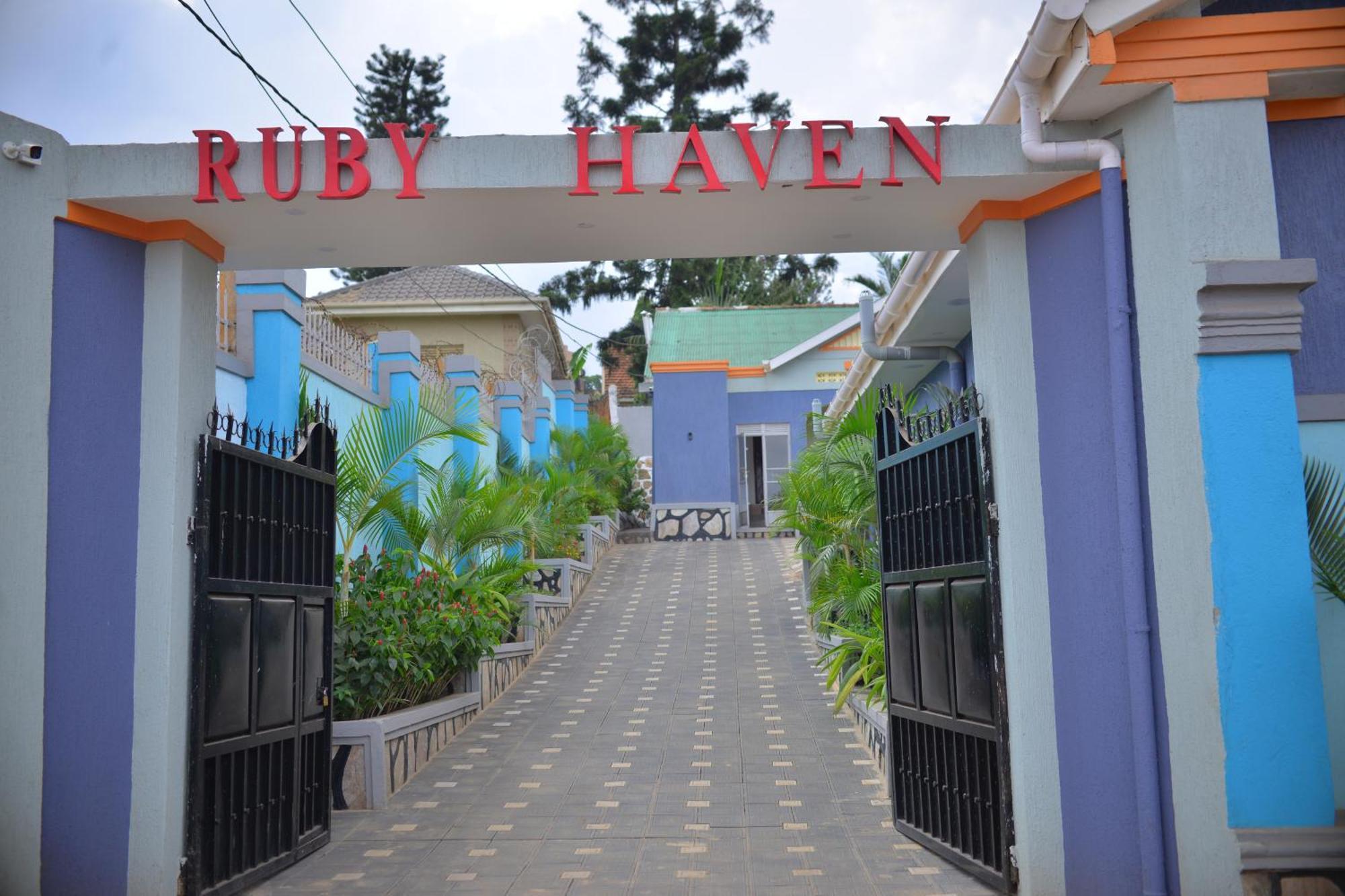 Ruby Haven Hotel Kampala Exterior foto